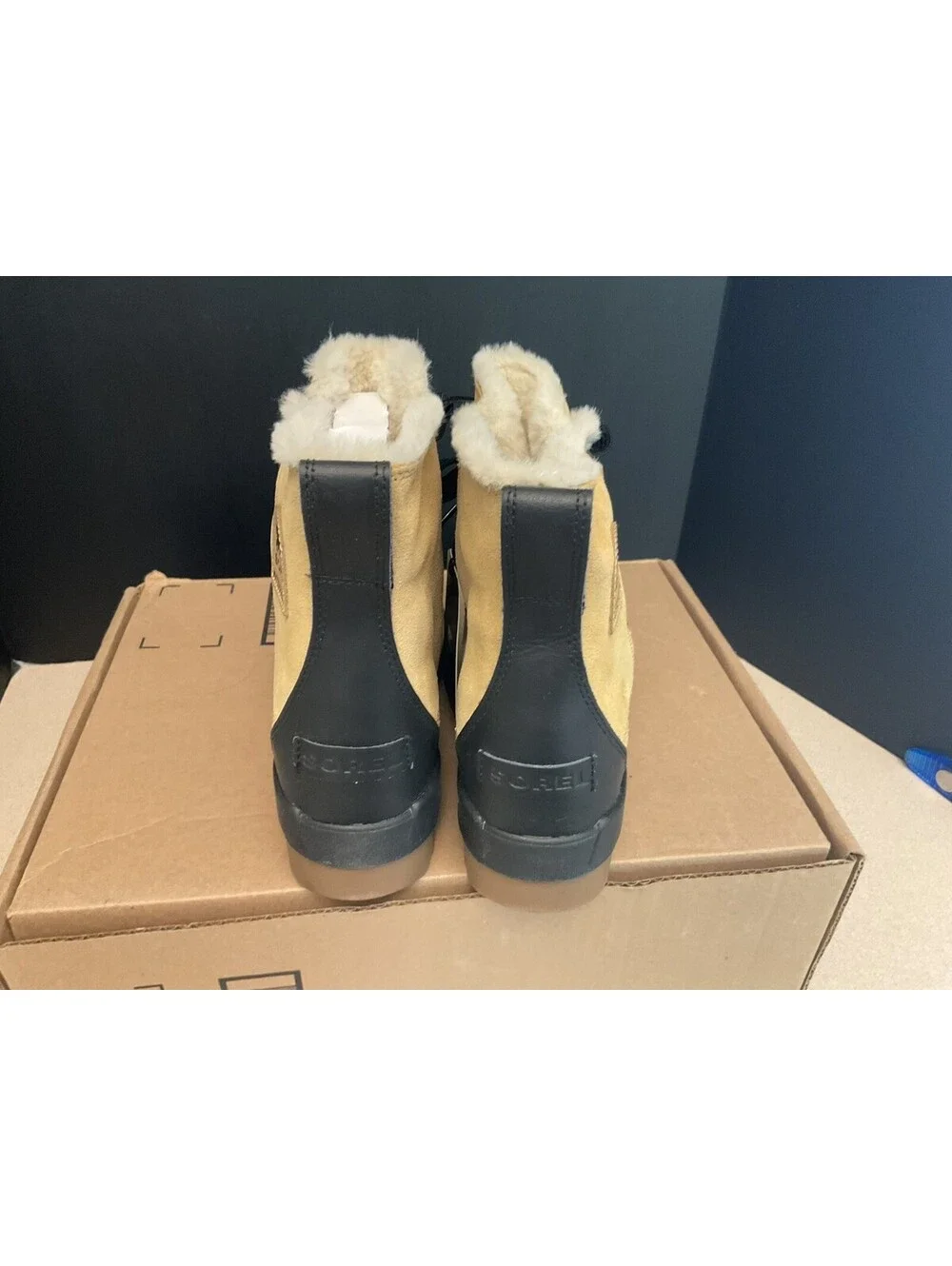 New! Womens Sorel Tivoli IV Curry Waterproof Insulated Winter Boots. Size 9.